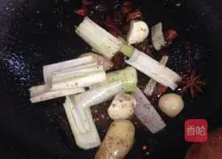 Illustration of how to make spicy beer duck neck 3