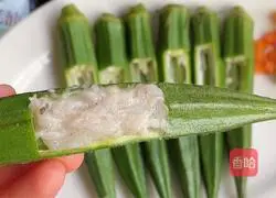 Illustration of how to make steamed shrimp with okra 7