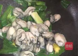 Cantonese style - fried oysters with garlic sprouts illustration 6