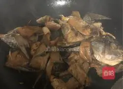 Illustration of braised salted fish 3