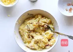 Illustration of Baked Mashed Potatoes 3