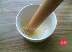 Illustration of how to make garlic bread slices 3