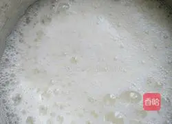 Illustration of how to make eight-inch cocoa chiffon cake 4