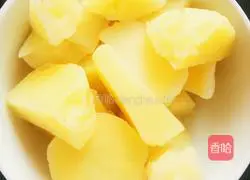 Illustration of how to make creamy mashed potatoes (similar to KFC mashed potatoes) 1