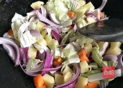 Vegetarian borscht recipe illustration 3