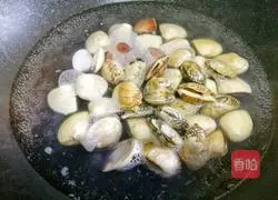 Winter Melon Clam Soup Recipe Illustration 2