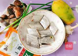 Illustration of home-cooked papaya, mushrooms and hairtail 2