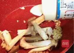 Illustration of how to make stir-fried oysters and king oyster mushrooms in butter 5