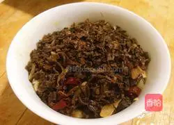 Illustration of how to make pork with pickled vegetables 11