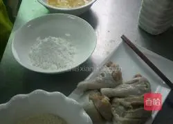 Illustration of how to make crispy chicken legs 3