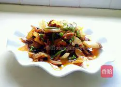 Illustration of how to make twice-cooked pork with flavored black bean sauce 14