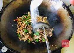 Illustration of how to make shredded squid with pickled pepper 11