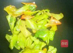 Illustration of how to make pickled pepper beef 7