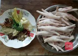 Illustration of how to make braised chicken feet 1