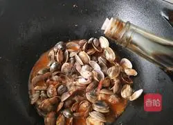 Illustration of how to make fried basil with perilla 9