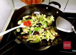 Illustration of how to make stir-fried cured cauliflower 10