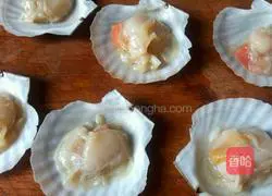 Illustration of how to make garlic scallops 3