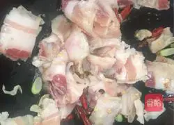 Illustration of how to make hand-shredded cabbage 8