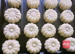 Cantonese bean paste mooncake recipe 11