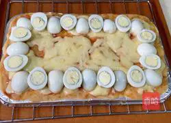 Illustration of how to make wavy thin pizza 15