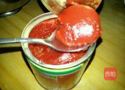 Illustration of making braised noodles with tomato sauce 5