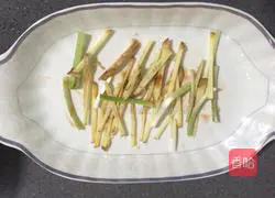 Illustration of how to make fish head with chopped pepper 5