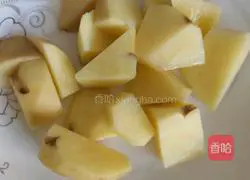 Braised in soy sauce Illustration of how to make pork ribs and stewed potatoes 2