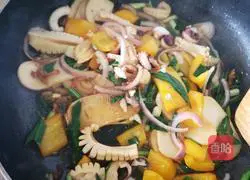 Illustration of how to make fried white rice cake with cuttlefish 7