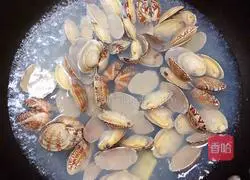 Clam and wakame vermicelli stew recipe illustration 2