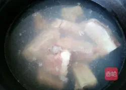 Illustration of Northeastern Sauerkraut Stewed Pork Ribs 2