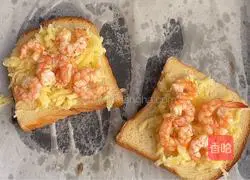 Illustration of how to make shrimp toast and cheese 6