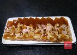 Illustration of how to make lean pork rind jelly 6