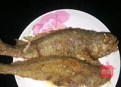 Illustration of how to stew yellow croaker with tomatoes 2