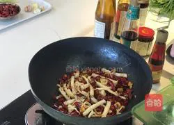 Illustration of how to make spicy squid 9