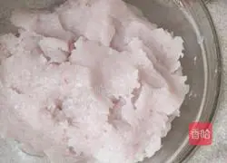 Illustration of how to make homemade fish balls 3