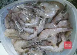 Illustration of how to make shrimps with smooth eggs 1