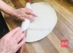 Illustration of how to make stir-fried mutton dumplings 2