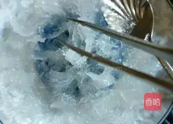 Illustration of how to make bird's nest, white fungus and lotus seed soup 5