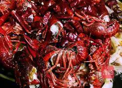 Illustration of how to make spicy crayfish with shrimp and eggs 9