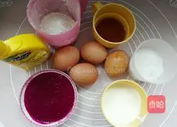 How to make dragon fruit cream cake rolls Illustration 1