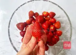 Homemade strawberry wine Practice illustration 3