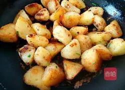 Illustration of how to make crispy potatoes 11