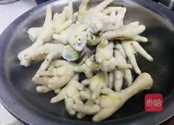 Illustration of braised chicken feet 3