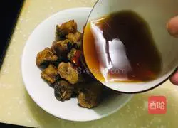 Illustration of how to make a bowl of steamed fish cubes 11