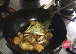 Illustration of how to make twice-cooked pork with garlic sprouts 7