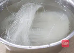 Illustration of how to make flower nail powder 2