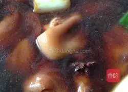 Illustration of how to make rock sugar pig's trotters 6