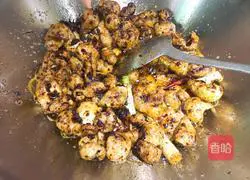 Sichuan Style - Braised Carrot Sausage Illustration 11