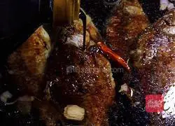 Illustration of how to make canned fish 9