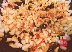 Illustration of how to cook dried shrimps in tomato sauce 5